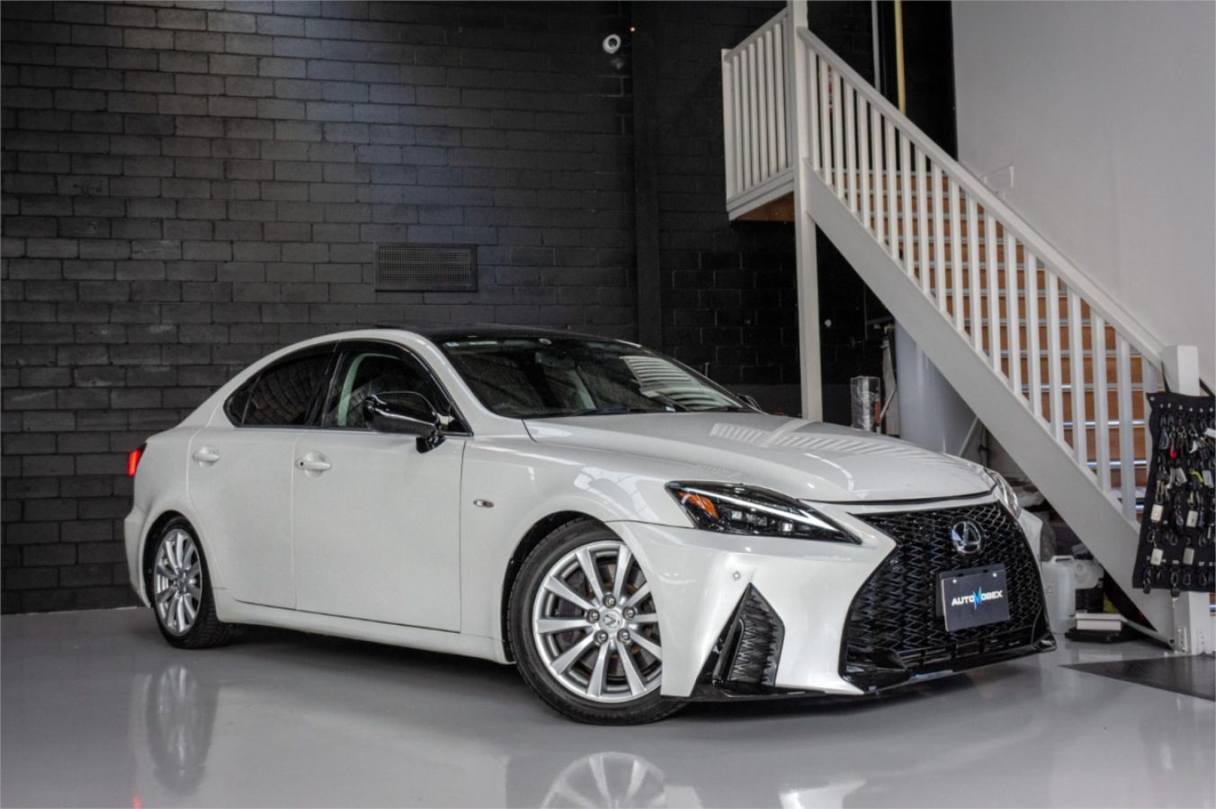 2007 LEXUS IS350 — photo