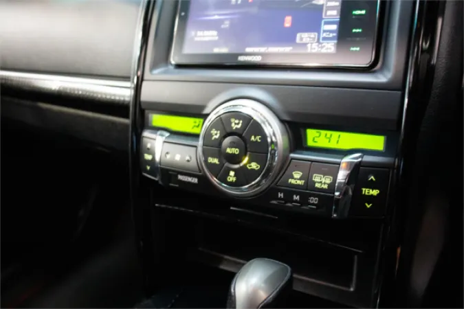 2014 TOYOTA MARK X — photo