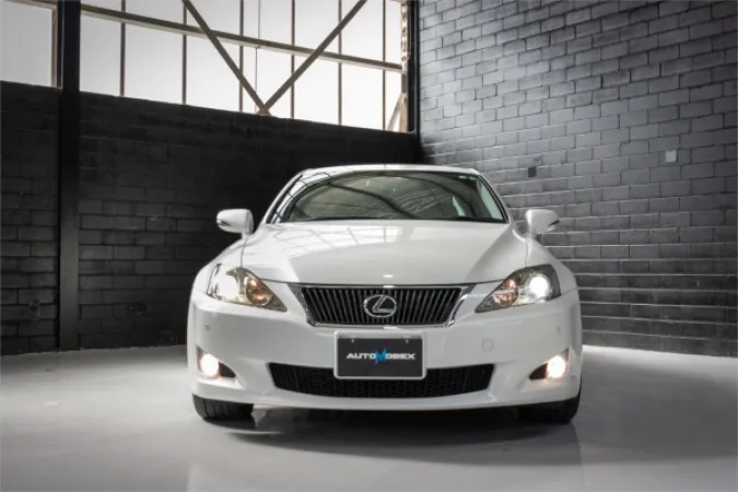 2008 LEXUS IS350 — photo
