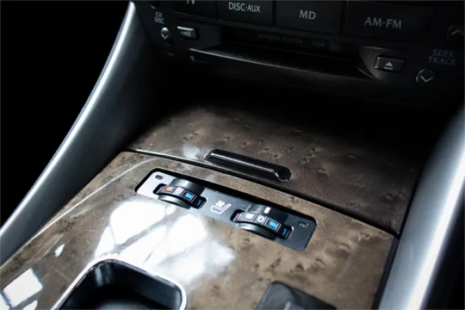 2008 LEXUS IS350 — photo