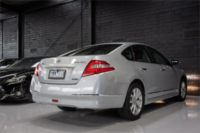 2011 NISSAN MAXIMA — photo