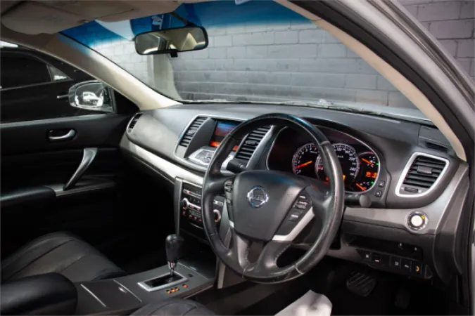 2011 NISSAN MAXIMA — photo
