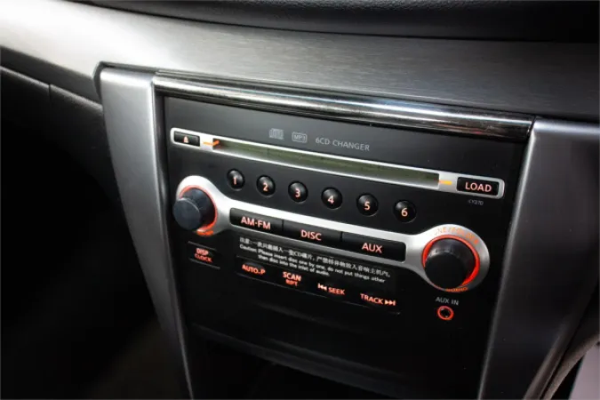 2011 NISSAN MAXIMA — photo