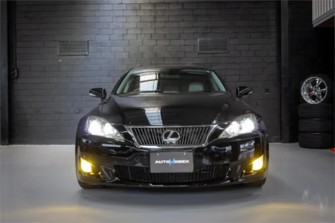 2009 LEXUS IS350 — photo