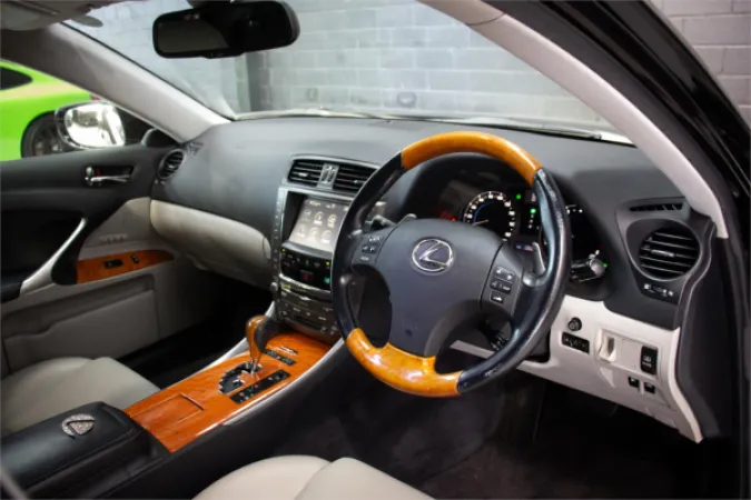 2009 LEXUS IS350 — photo
