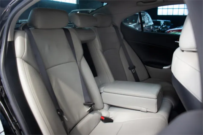 2009 LEXUS IS350 — photo