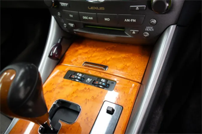 2009 LEXUS IS350 — photo