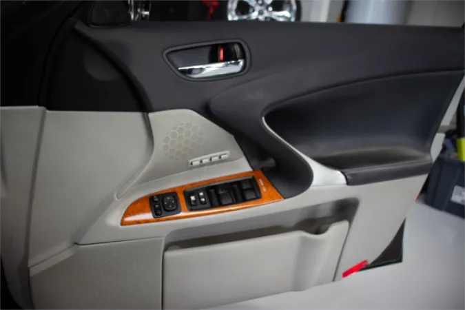 2009 LEXUS IS350 — photo