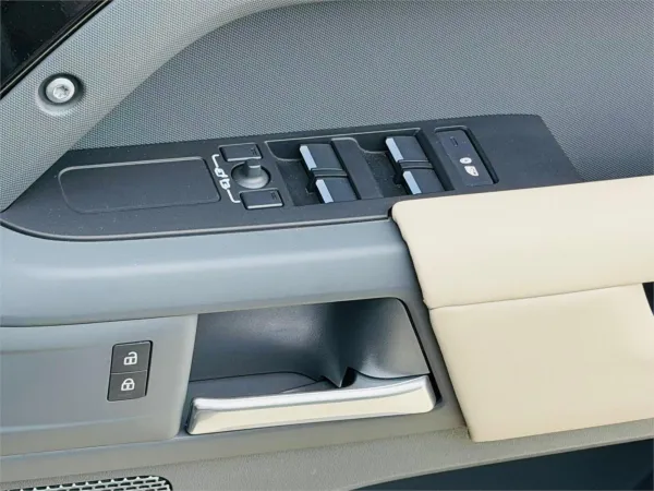 2024 LAND ROVER DEFENDER — photo