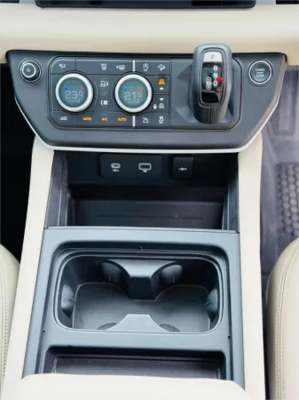 2024 LAND ROVER DEFENDER — photo