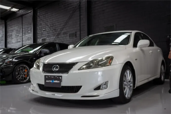 2005 LEXUS IS350 — photo