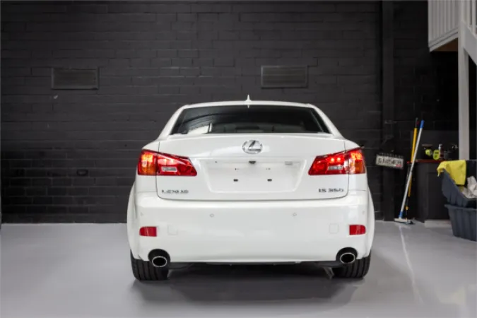 2005 LEXUS IS350 — photo