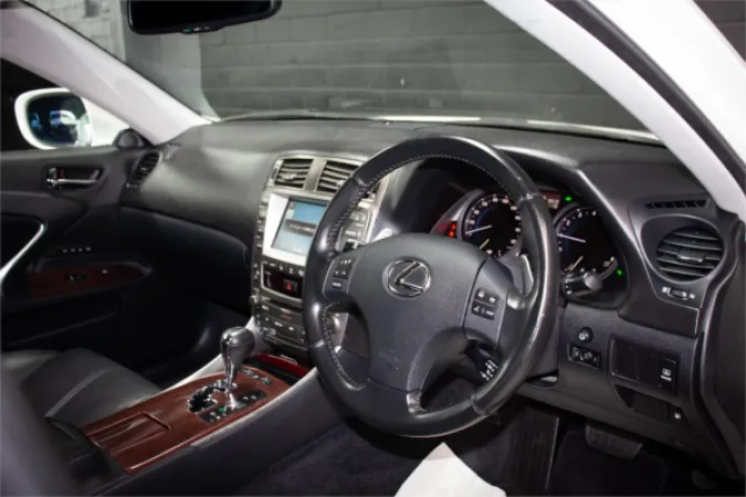 2005 LEXUS IS350 — photo