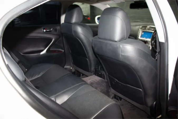2005 LEXUS IS350 — photo
