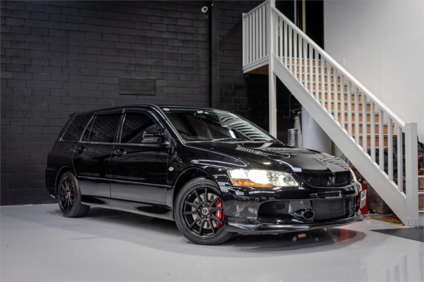 2005 MITSUBISHI LANCER — photo
