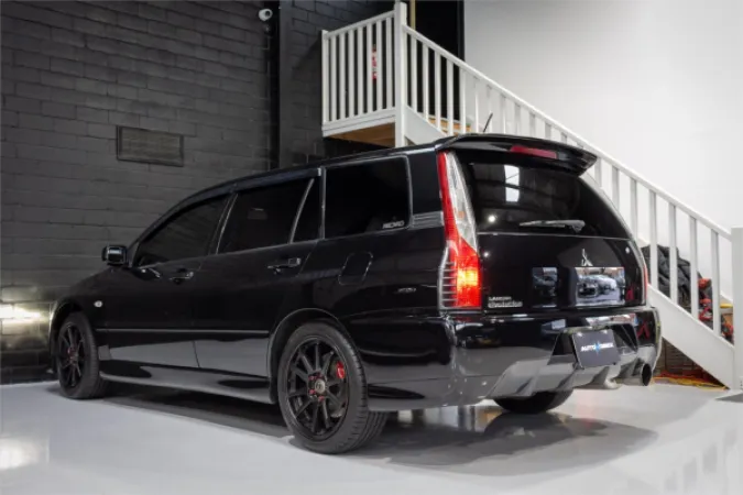 2005 MITSUBISHI LANCER — photo