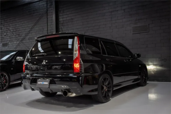 2005 MITSUBISHI LANCER — photo