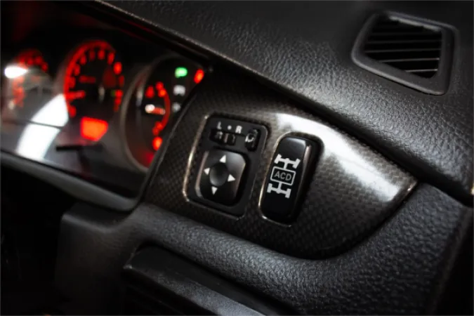 2005 MITSUBISHI LANCER — photo
