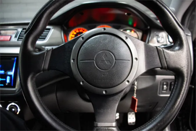 2005 MITSUBISHI LANCER — photo