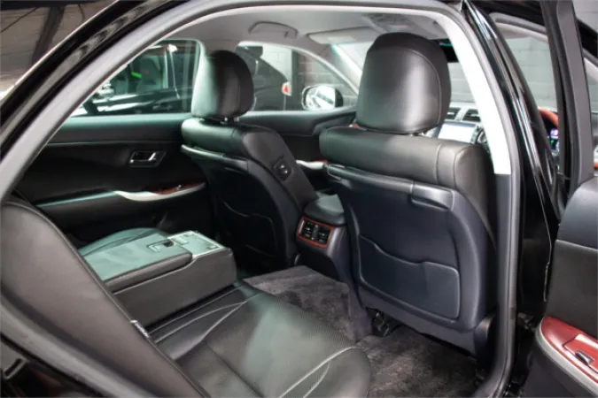 2011 TOYOTA CROWN — photo