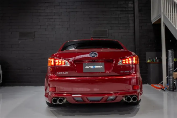 2009 LEXUS IS350 — photo