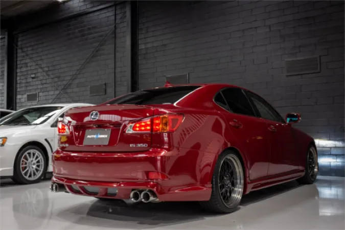 2009 LEXUS IS350 — photo
