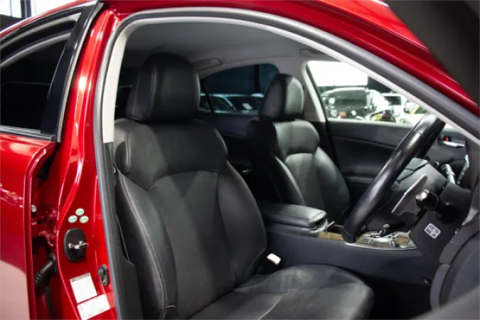 2009 LEXUS IS350 — photo