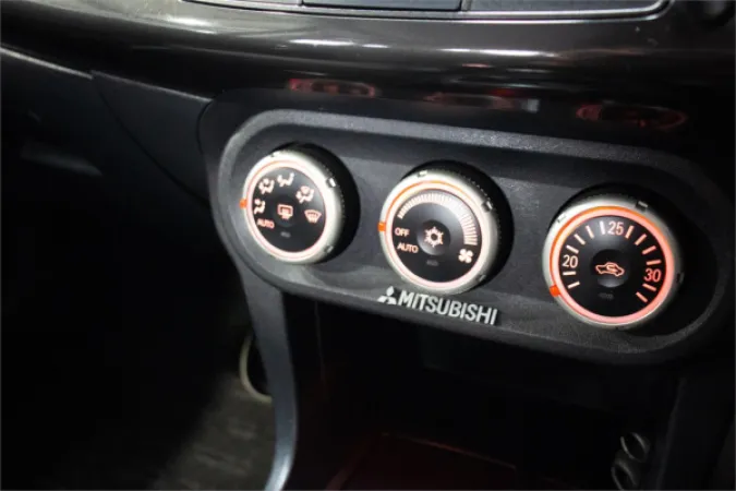 2007 MITSUBISHI LANCER — photo