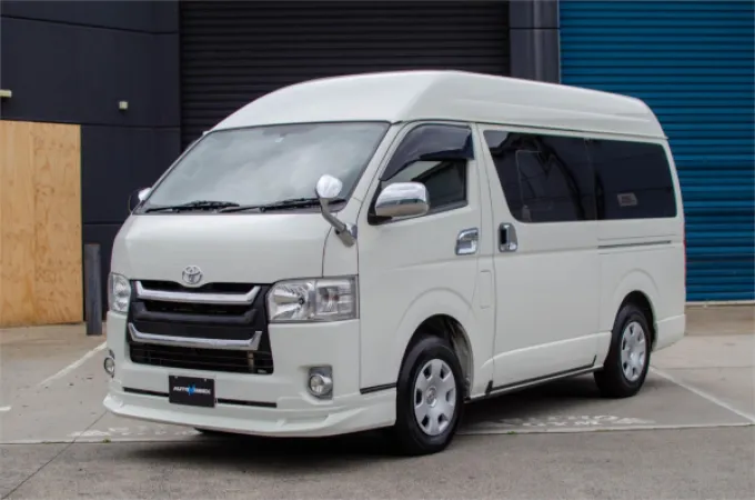 2014 TOYOTA HIACE — photo