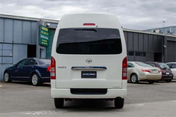 2014 TOYOTA HIACE — photo
