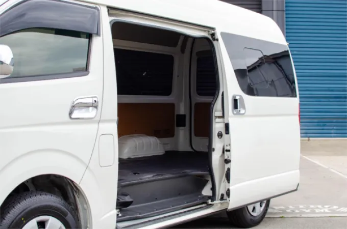 2014 TOYOTA HIACE — photo