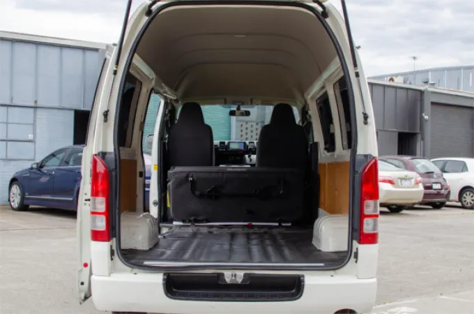 2014 TOYOTA HIACE — photo